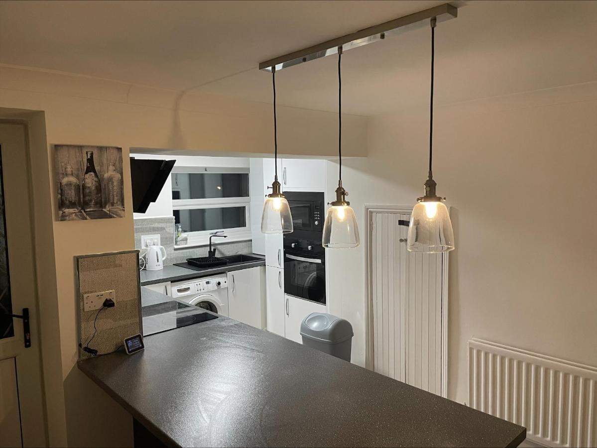 The Ironstone Miners Cottage Wilton  Экстерьер фото